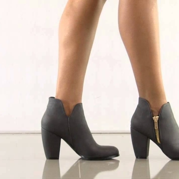 Michael Antonio Shoes - NWOB Michael Antonio Grey Side Zip Heeled Booties